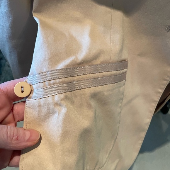 Chic Beige Blazer - Picture 3 of 3